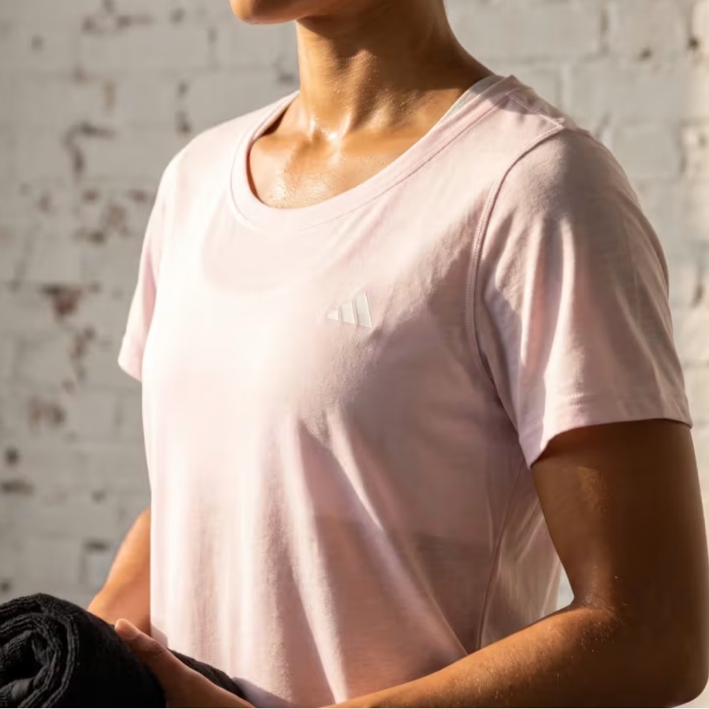 Adidas Workout Essentials Scoop Neck T-Shirt in Clear Pink Size Medium NWT